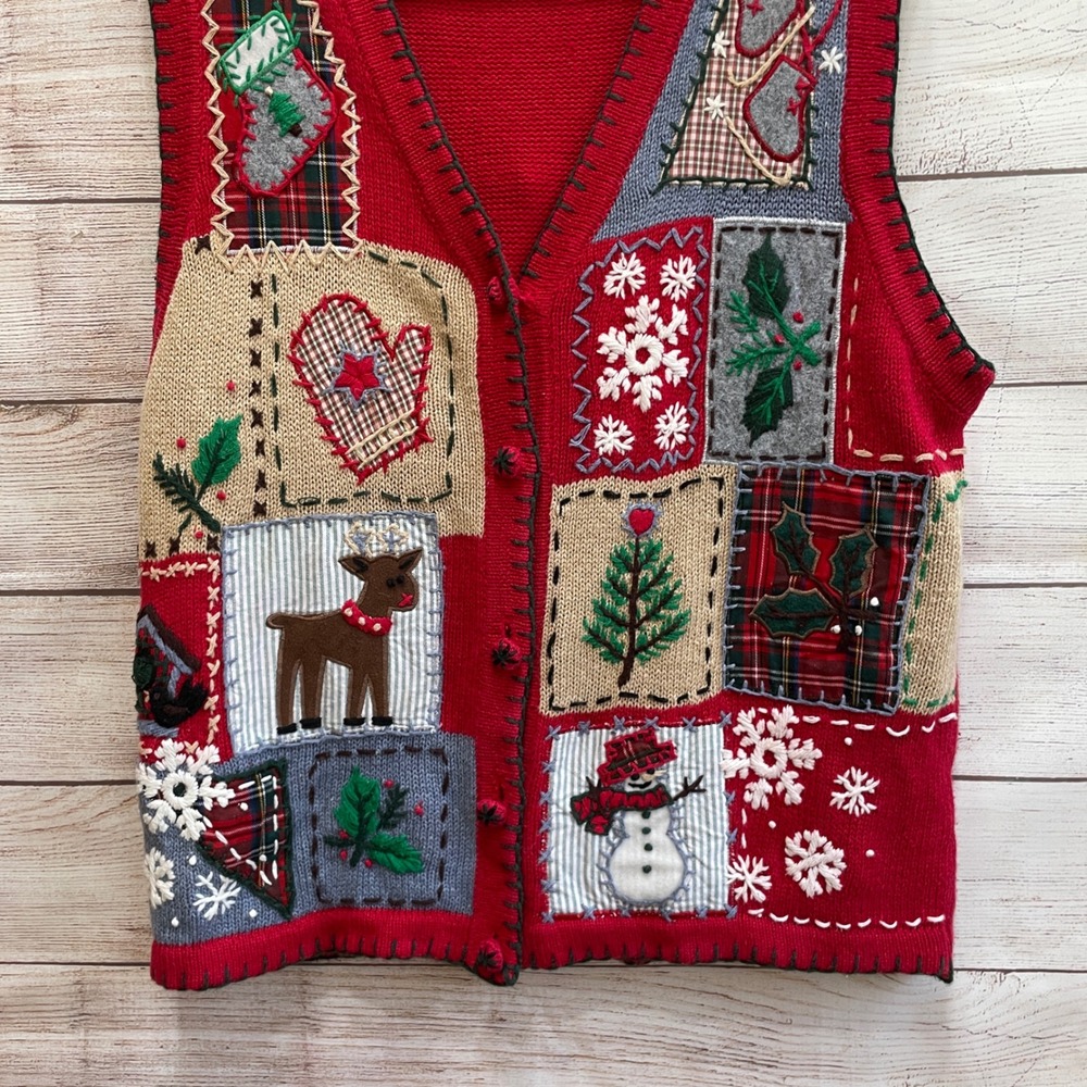 VINTAGE VICTORIA JONES EMBROIDERED PATCHWORK SWEATER VEST - Picture 3 of 9